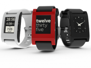 320px-Pebble_watch_trio_group_04-300×225-1